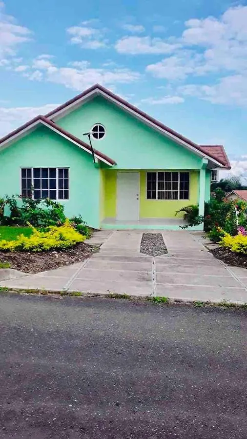 Priory Deluxe Hartland Holiday Homes 0*,  ג'מייקה